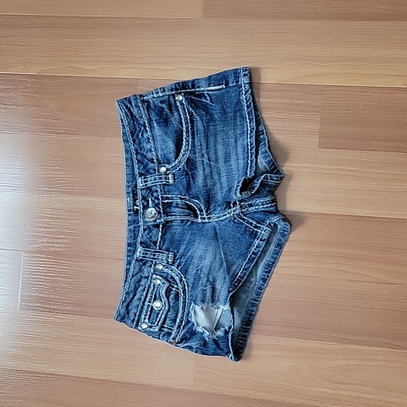 Jean short shorts - Picture 1 of 4
